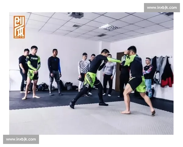 以专项训练为核心提升运动表现的科学方法与实战技巧探究 以专项训练为核心提升运动表现的科学方法与实战技巧探究