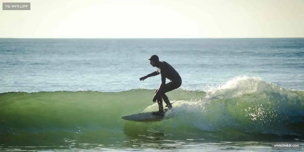 leyu官网🏀篮球砸地的声音，是梦想在跳动 —— 上场吧，你就是焦点！